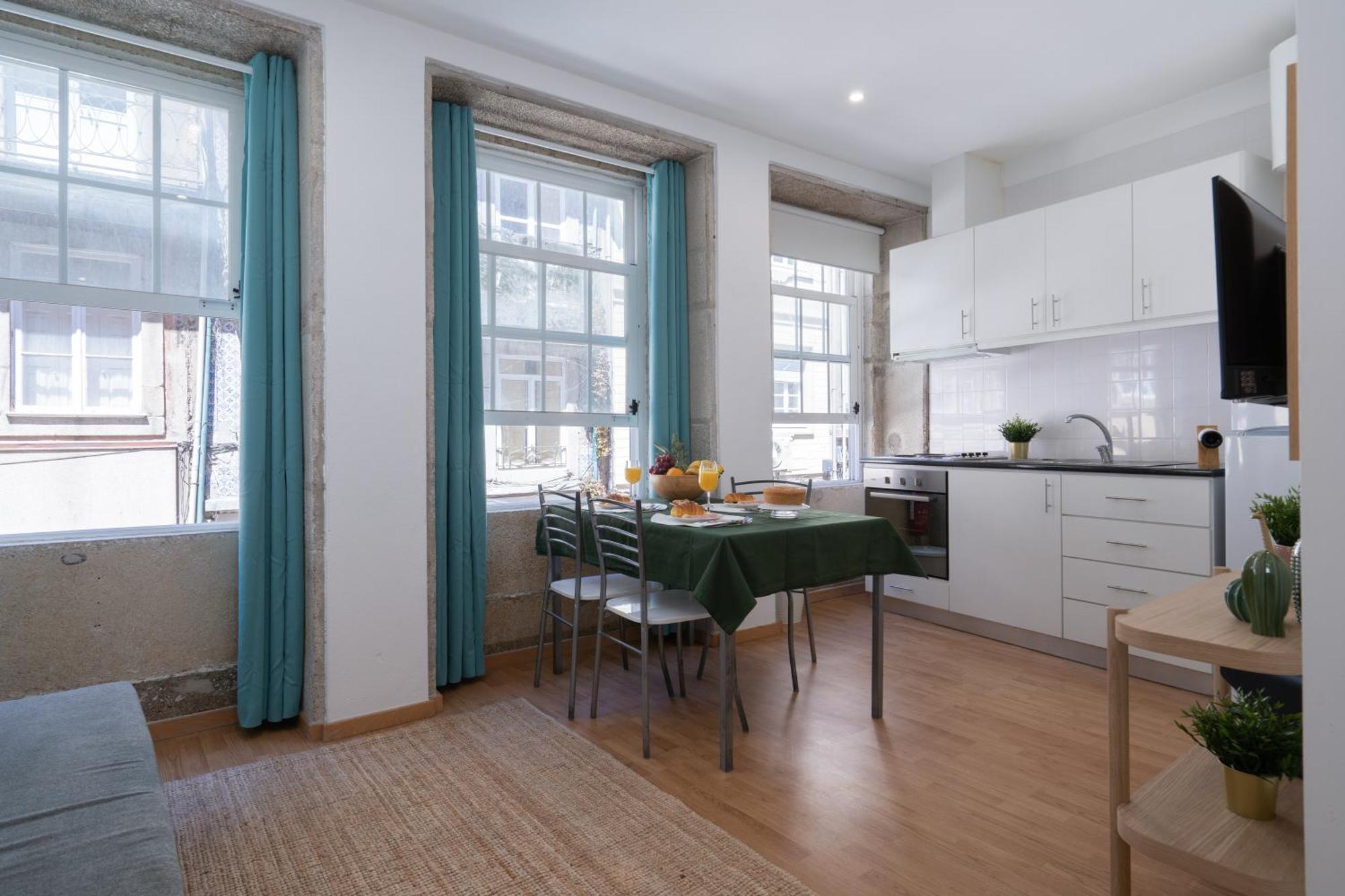 Host Wise - Colorful Fresh Flats - Batalha Daire Porto Oda fotoğraf