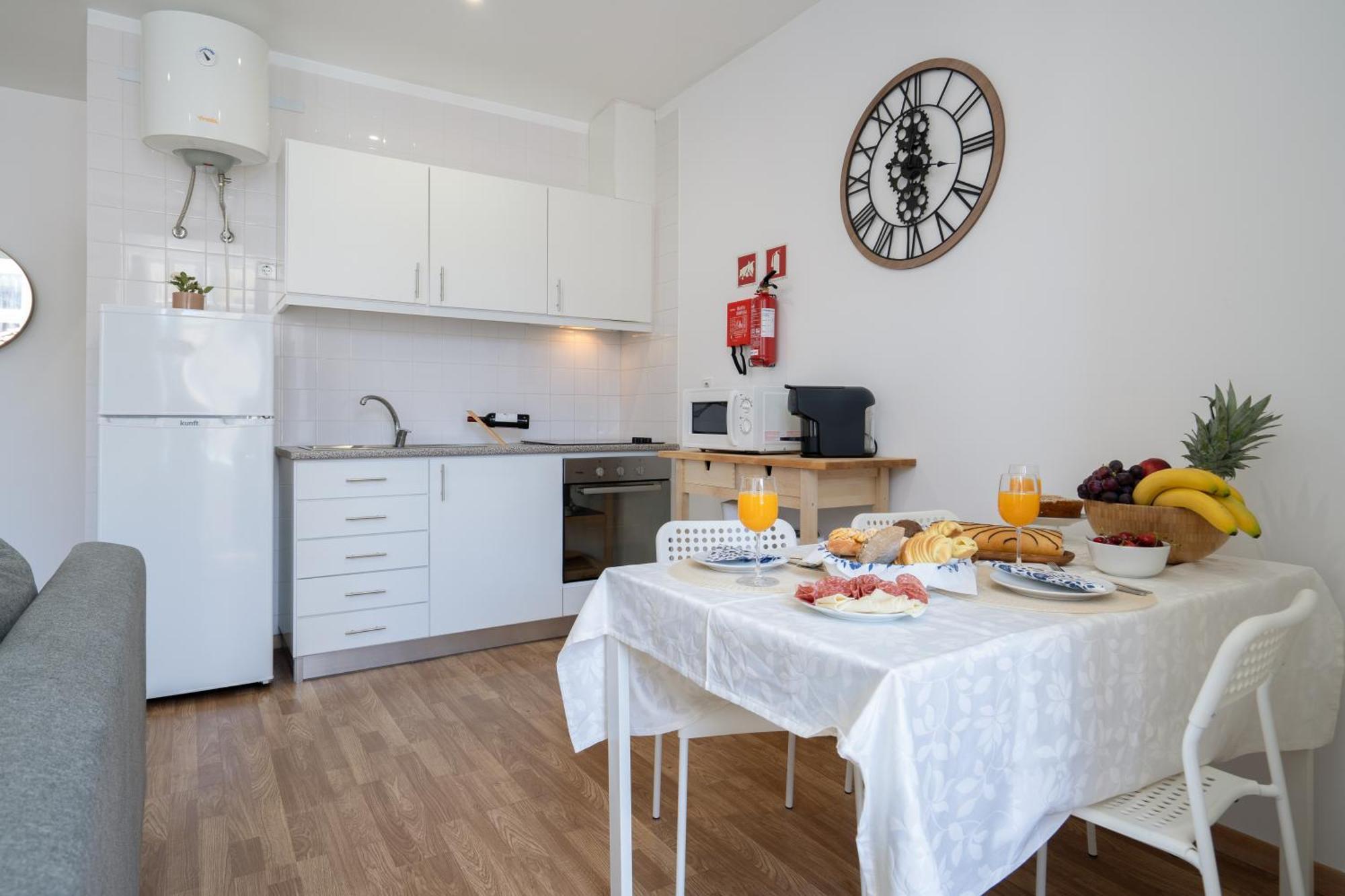 Host Wise - Colorful Fresh Flats - Batalha Daire Porto Oda fotoğraf
